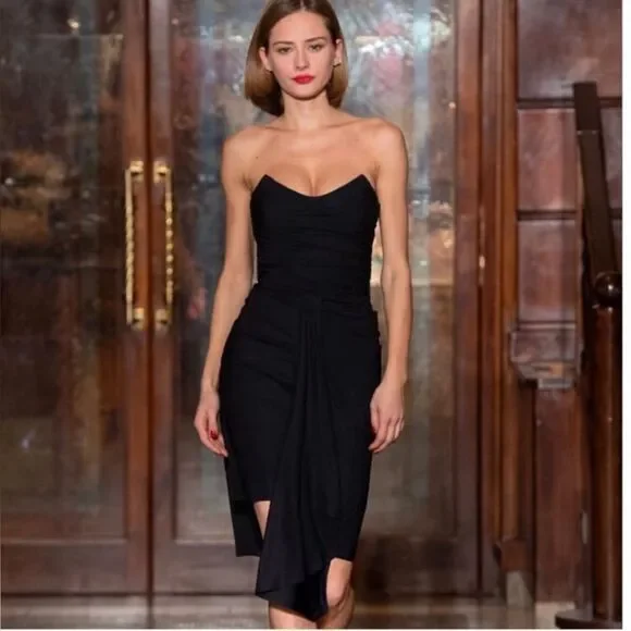 Chiara Boni Elegant Black Strapless Dress - Picture 3 of 12